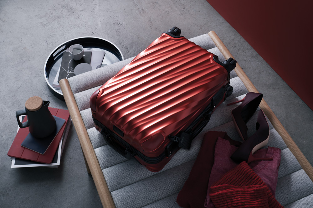 Ремонт выдвижной ручки чемодана Tumi Ремонт выдвижной ручки чемодана Tumi