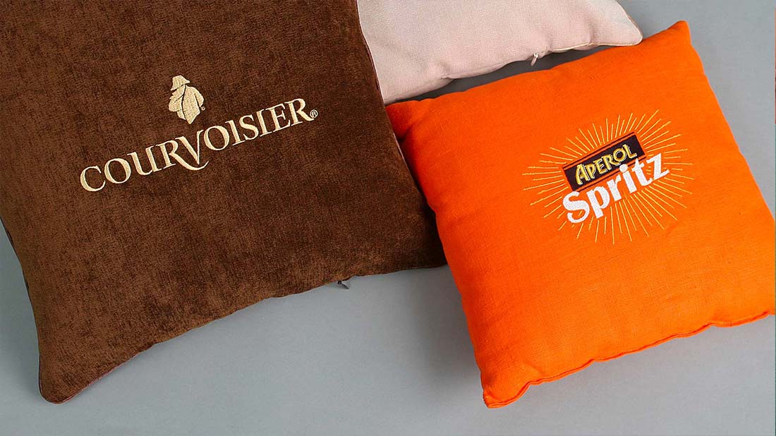 Изготовление декоративных подушек с логотипом Изготовление декоративных подушек с логотипом